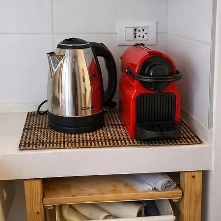 アパート Neri Pasteur ミラノ